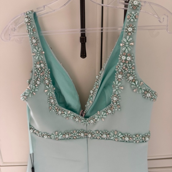 MAC DUGGAL Ieena Beaded and Bow Embellished Mini dress BRAND NEW W/ TAGS - Picture 4 of 4